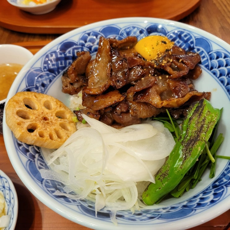 송도 덮밥장사장 부타동, 야끼도리동 혼밥 가능