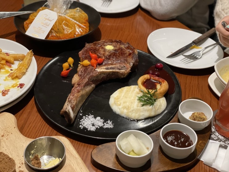  토마호크스테이크맛집 아웃백 대전신세계