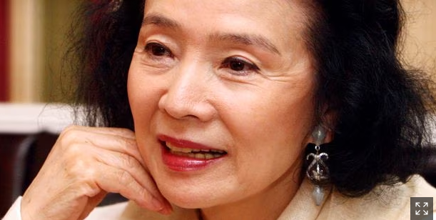 윤정희 선생님 망각의 강을 건너다 윤정희 선생님 망각의 강을 건너다