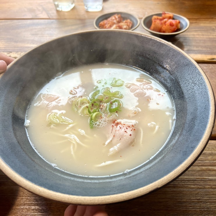 [서귀포] 겨울 제주여행에 빠질 수 없는 따뜻한 흑돼지 고기국수 ‘동선제면가’ - 내돈내산