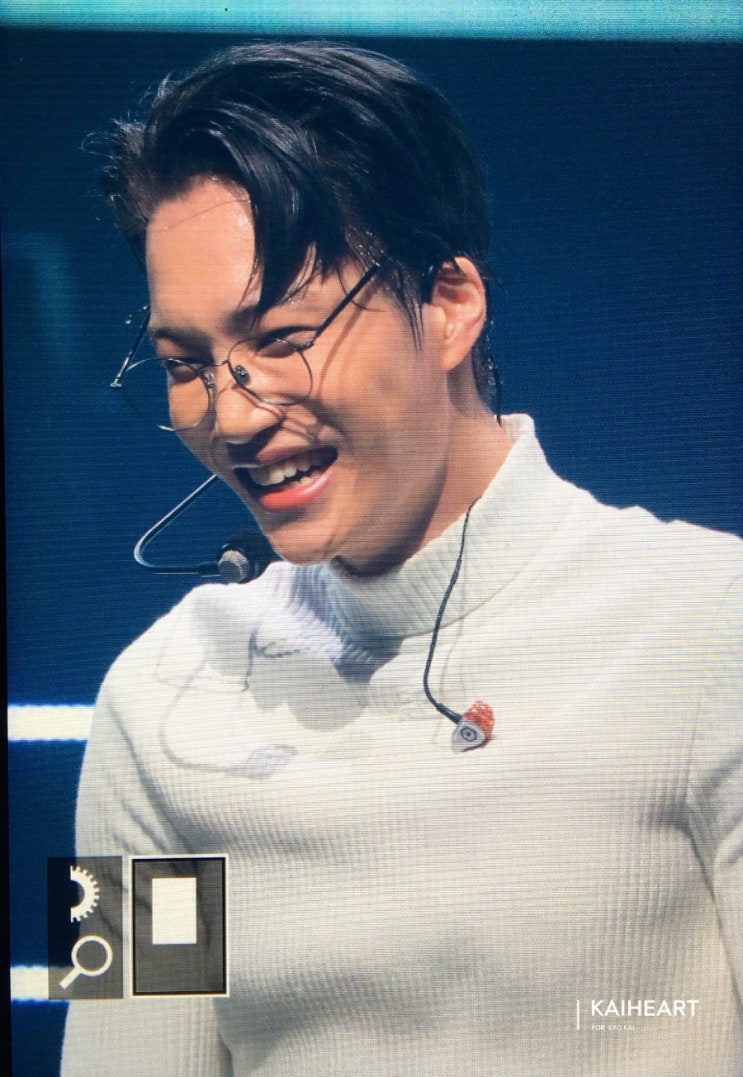 엑소 <b>카이</b> 일본 <b>솔로</b> 라이브 <b>투어</b> 2일차 오사카 프리뷰 움짤 모음