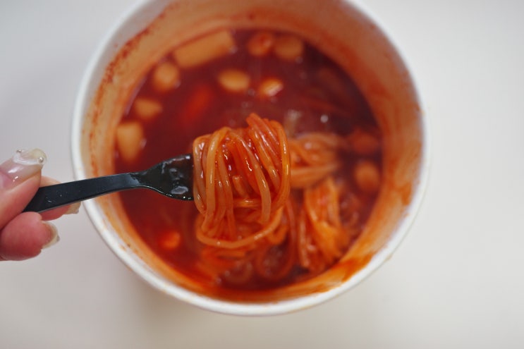  CU편의점 간편식 매운맛이 생각 날 땐 [자이언트 쫄볶이]