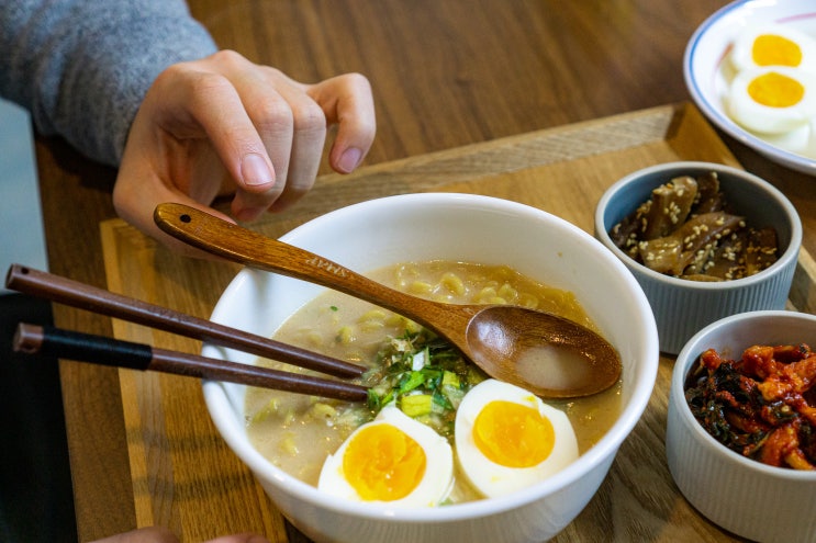  맛있는데 칼로리도 착한:) 풀무원 돈코츠 라멘