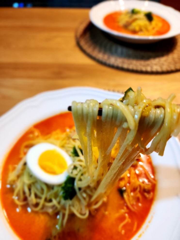  냉동간편식 면사랑 카라이 차슈돈코츠라멘 한식 잡채