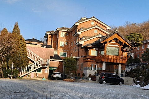 예수의 성모 여자관상수도회 이미지