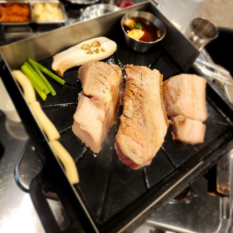 청주 율량동 목살 삼겹살 맛집. 식한남자들 율량점 후기 리뷰. 청주 율량동 목살 삼겹살 맛집. 식한남자들 율량점 후기 리뷰.