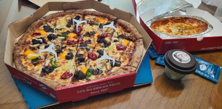  신촌피자맛집 7번가피자 신촌마포점