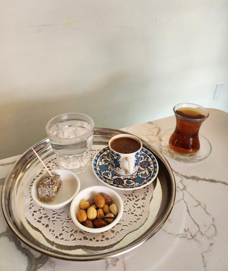 토론토 켄싱턴마켓 NU Bügel, Pera Cafe :: 연어크림치즈 베이글, 터키 카페 Turkish coffee