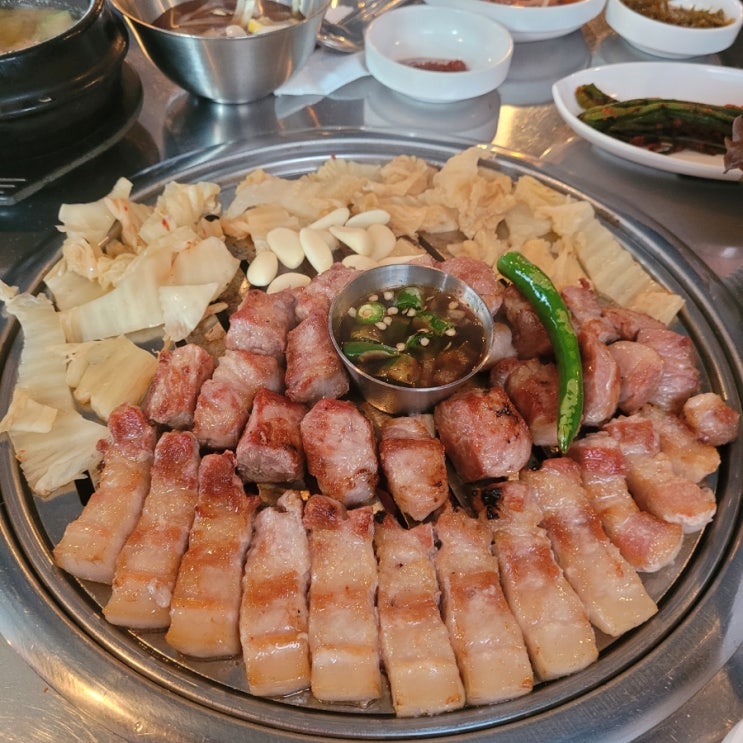  전문가가 직접 구워주는 명지 삼겹살 맛집,부산댁