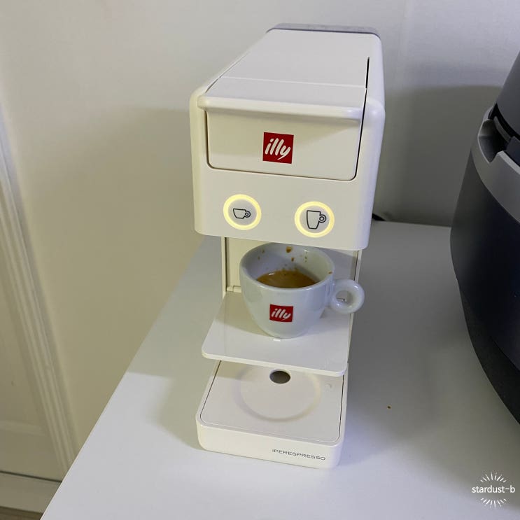  일리(illy) 캡슐 커피 머신 Y3.3 구매 #커피톡톡 추천