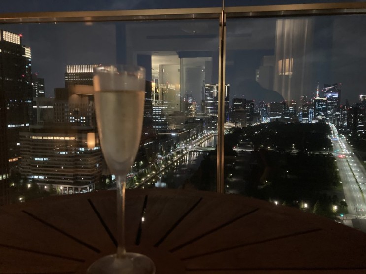 도쿄호텔 추천 팰리스 호텔(Parace Hotel Tokyo) 5성급 호텔 숙박기 팰리스 HOTEL의 클럽 라운지도 함께 소개합니다.