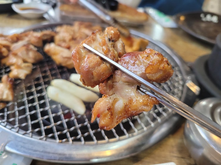  [두돌아기와 먹을만한곳] 유명 숯불 닭갈비, 타지 않게 굽는 것이 뽀인트