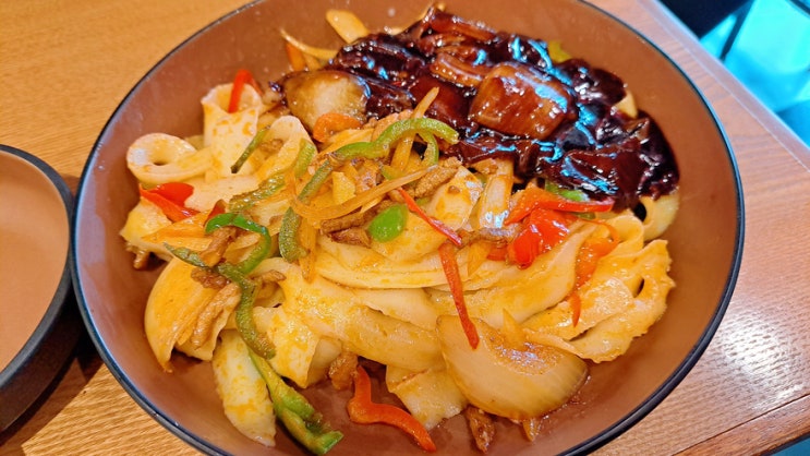 명동 맛집 란주라미엔(란주칼면) 유슬도삭면 맛있네! 명동 맛집 란주라미엔(란주칼면) 유슬도삭면 맛있네!