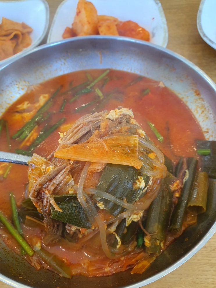  덕소 육개장 맛집이라는 육대장에서 먹어보았다.