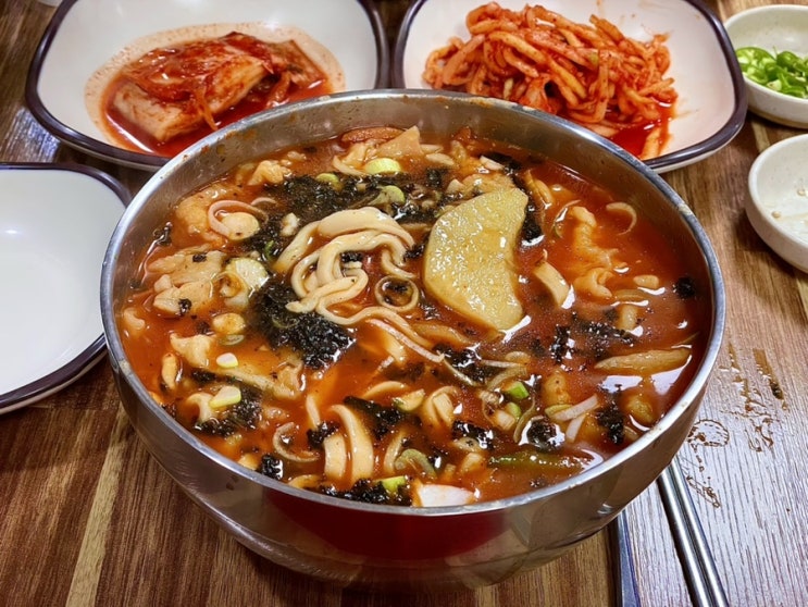  강원도 속초 현지인 추천 옛날 수제비 (장칼국수 강추!!)
