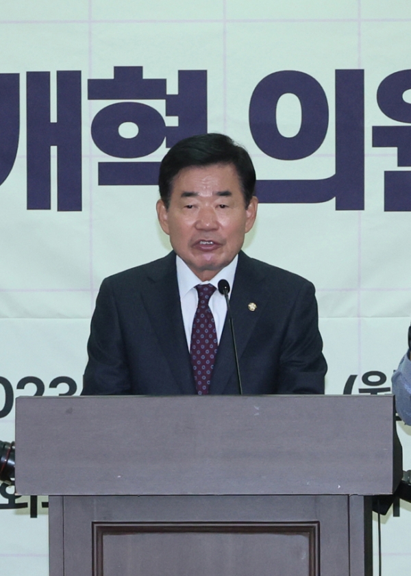 김 의장 "<b>윤대통령</b>, <b>개헌</b> 강한 <b>의지</b>"… '4년 중임제' 강조
