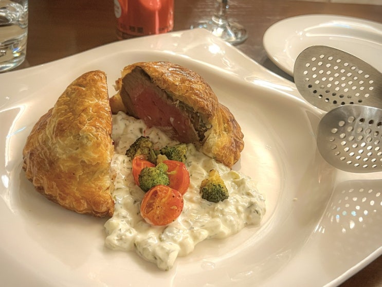  연남동 숨은 맛집, 연남동와이탑에서 맛있는 비프웰링턴과 함께 데이트, 연남동 데이트코스 추천