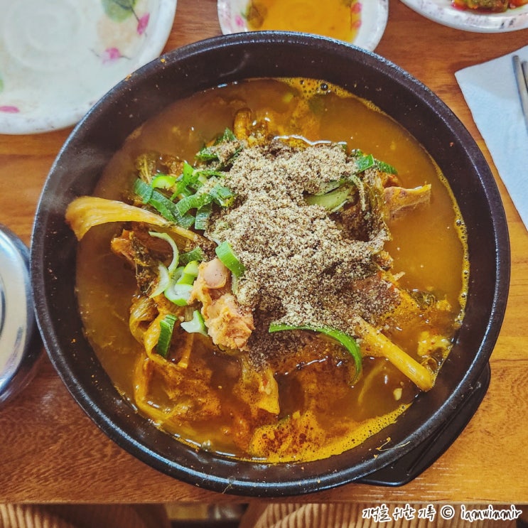 아산 도고온천 맛집, 시래기 들어간 국내산 등뼈 강골뚝배기감자탕