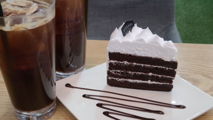  정자 케이크 지유가오카브레드 | 수제케이크와 빵이 맛있는 집