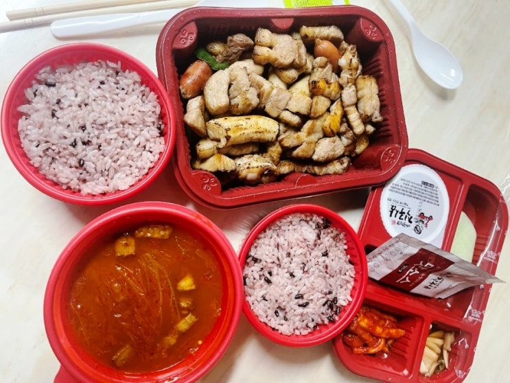  통통한 고기와 맛난 김치찌개 조화 의정부 배달맛집 배달삼겹 직구삼