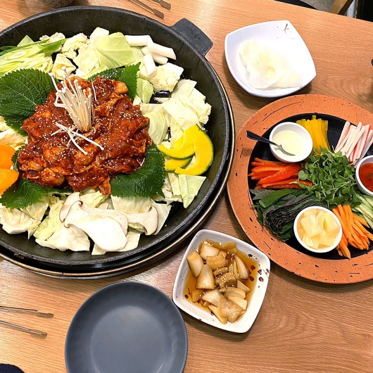  이천 롯데아울렛 맛집 닭갈비+월남쌈 ‘산타의 닭갈비’