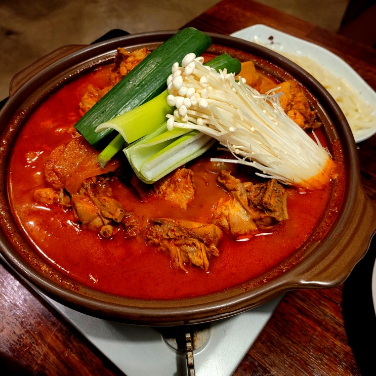  전주 맛집 닭볶음탕 찐 맛집 마늘 국물이 끝내줘요 기찻길옆오막살이