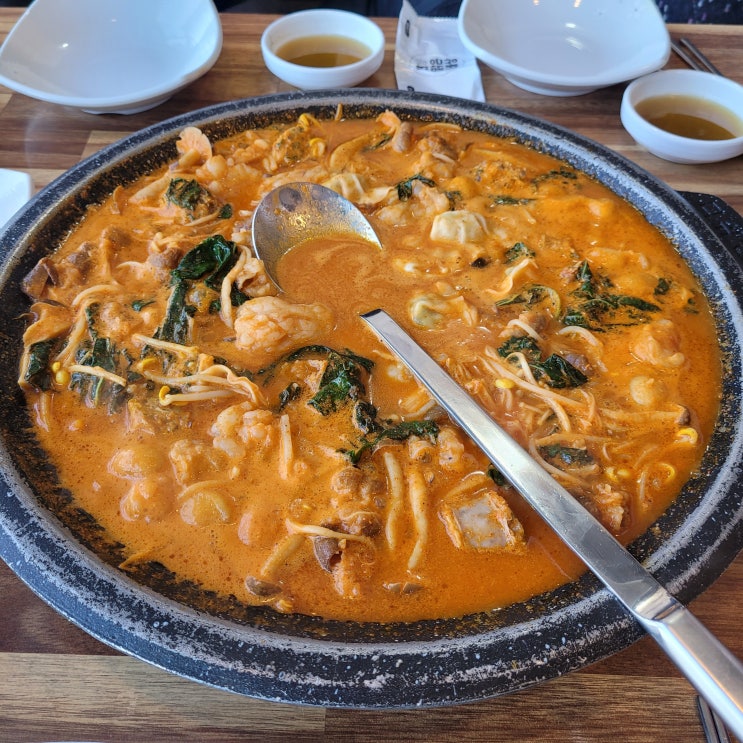  부산 송도 암남동 맛집! 모두의전골~ 따뜻한 순대곱창전골!