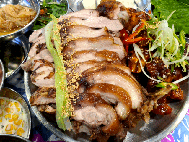  [대전 유성구] 관평동 맛집 <완미족발 관평점> - 기본에 충실한 상다리 부러지는 족발맛집