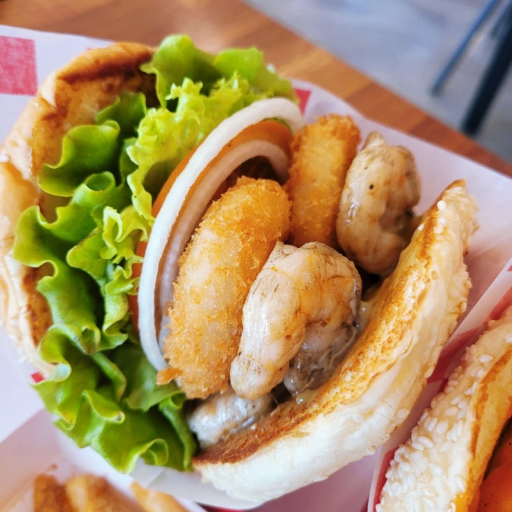  패티가 맛있는 명지 수제버거맛집 왓더버거