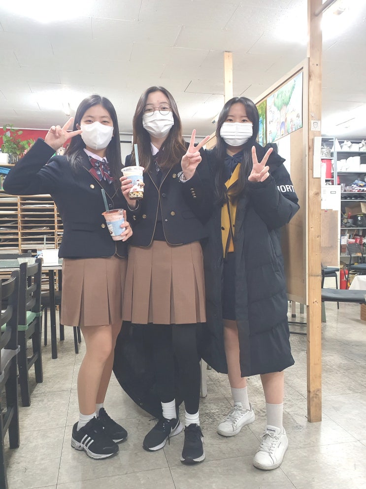 서울미고, 서공예 합격생들이 교복을 입고 왔네~^^_신대방동 미고 예고 입시 미술학원