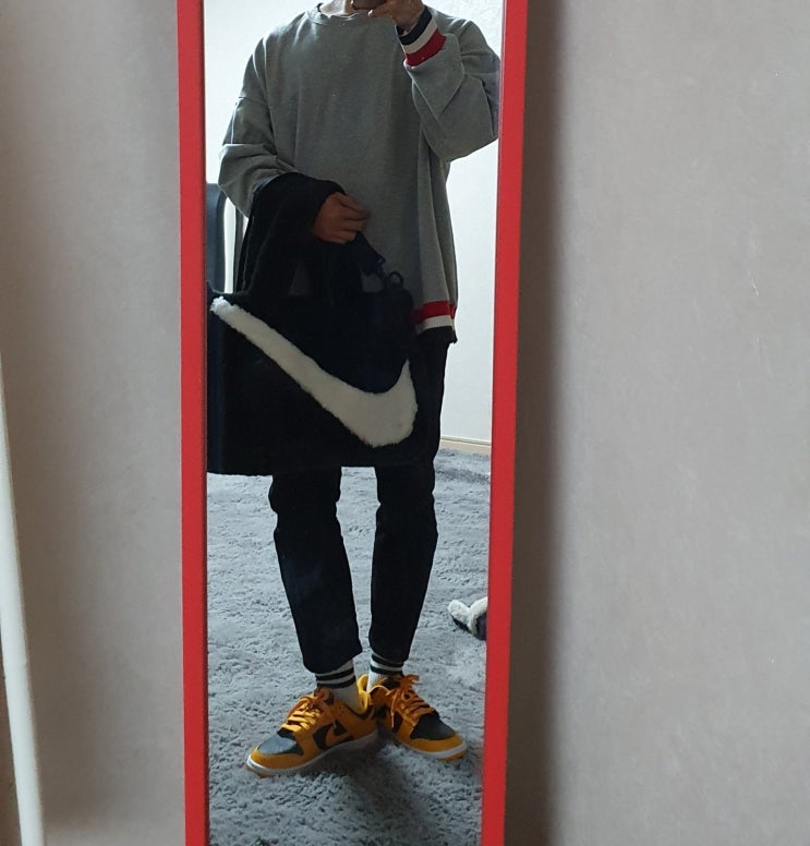  나이키 덩크로우 레트로 챔피언쉽 골든로드 착샷 및 구매후기 (Nike Dunk Low Retro Championship Goldenrod)