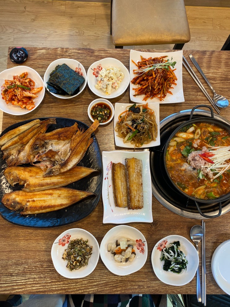  군산생선명가:) 군산 생선구이 맛집 / 정갈한 밑반찬, 2인 정식으로 엄마랑 점심~!!!