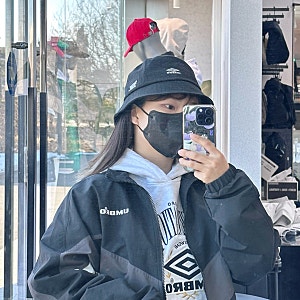 청주 아울렛 에버세이브 엄브로 트레이닝세트 웜업자켓 백팩 운동화 추천 코디