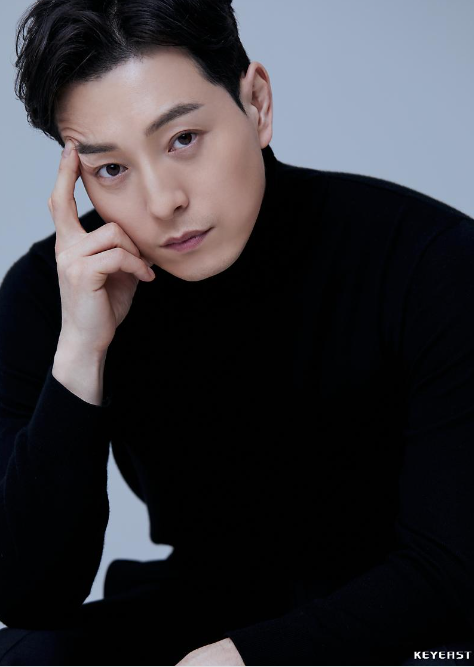 정성일 프로필