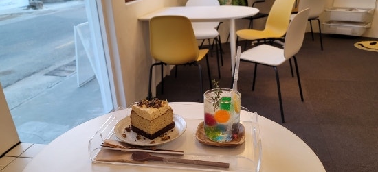  소담한 봉리단길 디저트 케이크 맛집 '카페 희유'