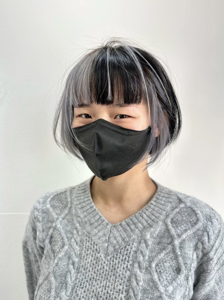  유니크한 탈색 아이돌 염색 블랙핑크 로제 염색 화이트 애쉬 염색 신데렐라 클리닉