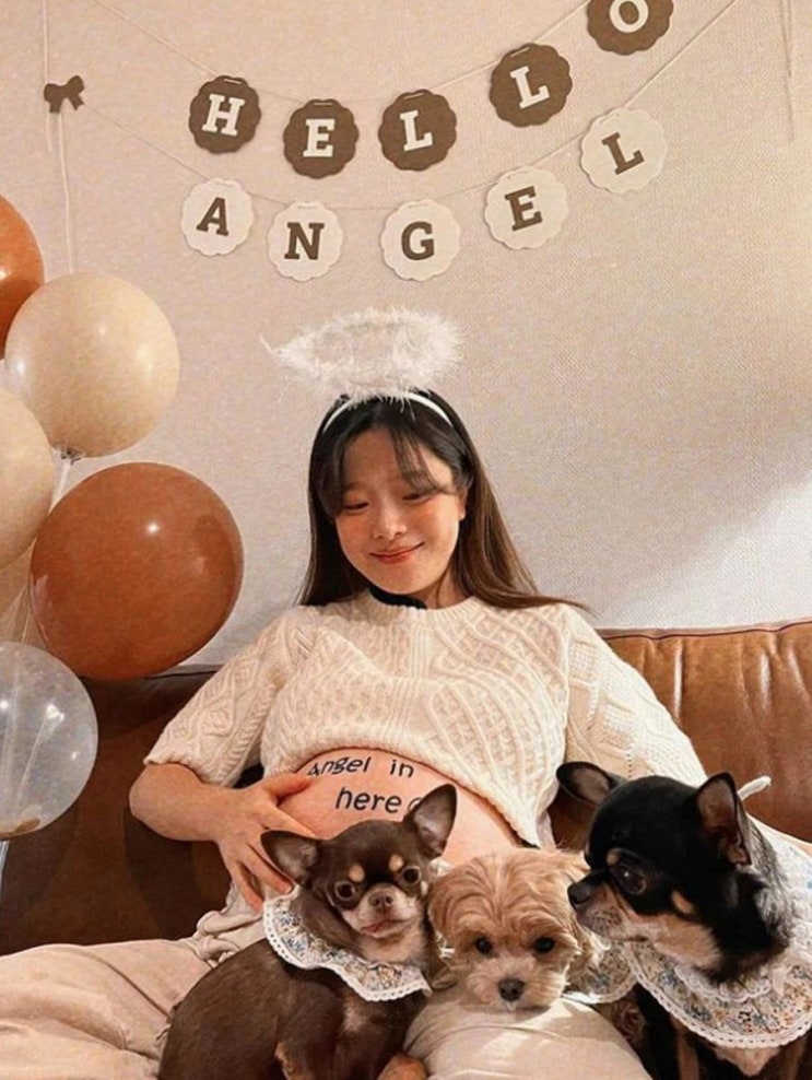 '첫 딸을 품에 안은' 가수 벤, 출산 소식에 남편의 과거 '여자 관계' 재조명 '첫 딸을 품에 안은' 가수 벤, 출산 소식에 남편의 과거 '여자 관계' 재조명