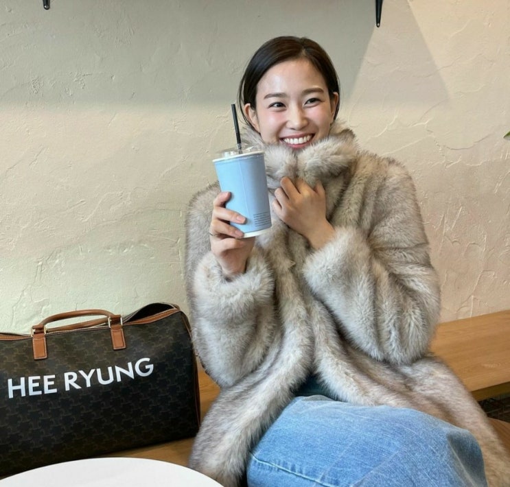  장희령 인스타그램 속 근황 및 패션 정보 파헤치기 (시눈 퍼 자켓 & 가방)