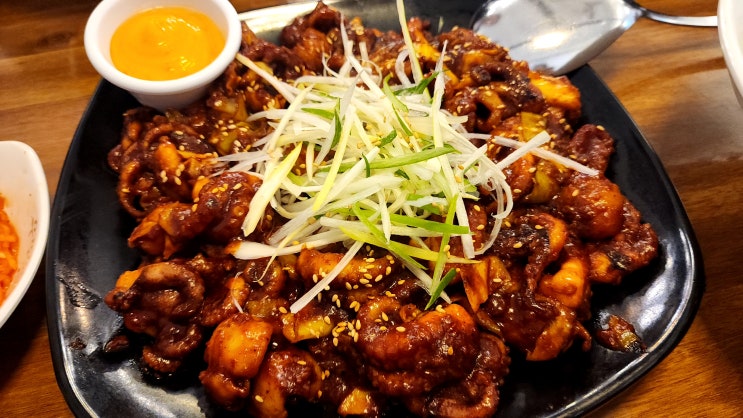  중앙역맛집 우쭈쭈 본점 매운음식 추천해요!(+중앙역, 화덕피자, 메뉴판)