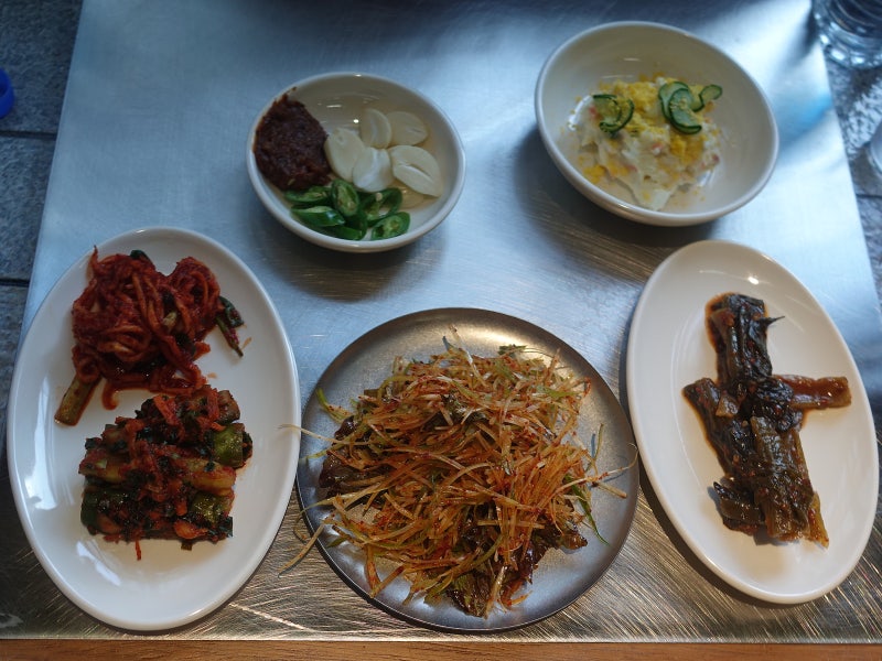 [마곡 맛집] 산청숯불가든 - 지리산 청정지역 고기집을 그대로 서울에 옮겨놨다? 흑돼지 소금구이 쵝오