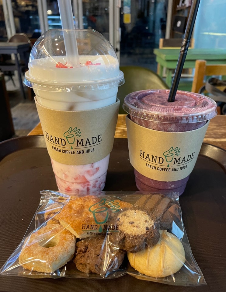  [판교 삼평동 카페] 카페 핸드메이드 - 찐 과일맛의 생과일주스와 취향따라 선택 가능한 원두