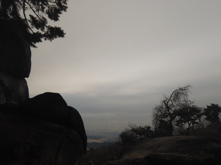 오늘. 흐린날 설봉산(삼형제바위)의 모습 오늘. 흐린날 설봉산(삼형제바위)의 모습