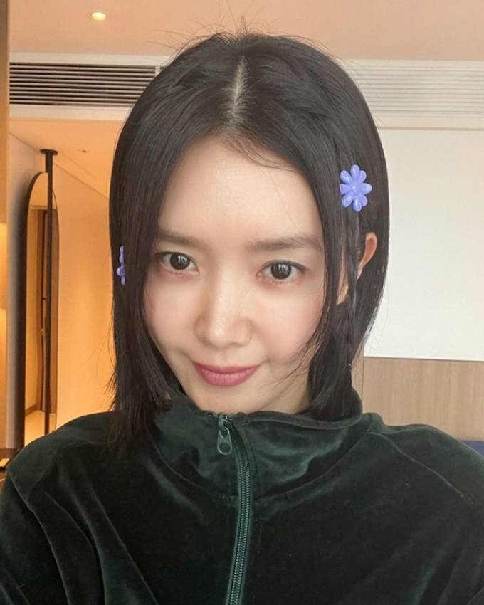 47세 배우 채정안, 방송 중 어깨를 훌러덩..."내 나이 되면 스킨십 잘하는 사람이 좋아" 47세 배우 채정안, 방송 중 어깨를 훌러덩..."내 나이 되면 스킨십 잘하는 사람이 좋아"
