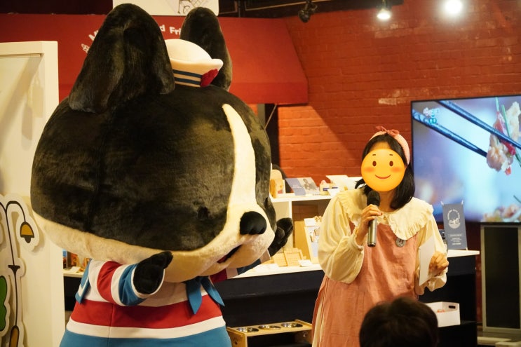  [군산/장미동카페]군산 이색 캐릭터카페 '먹방이하우스'