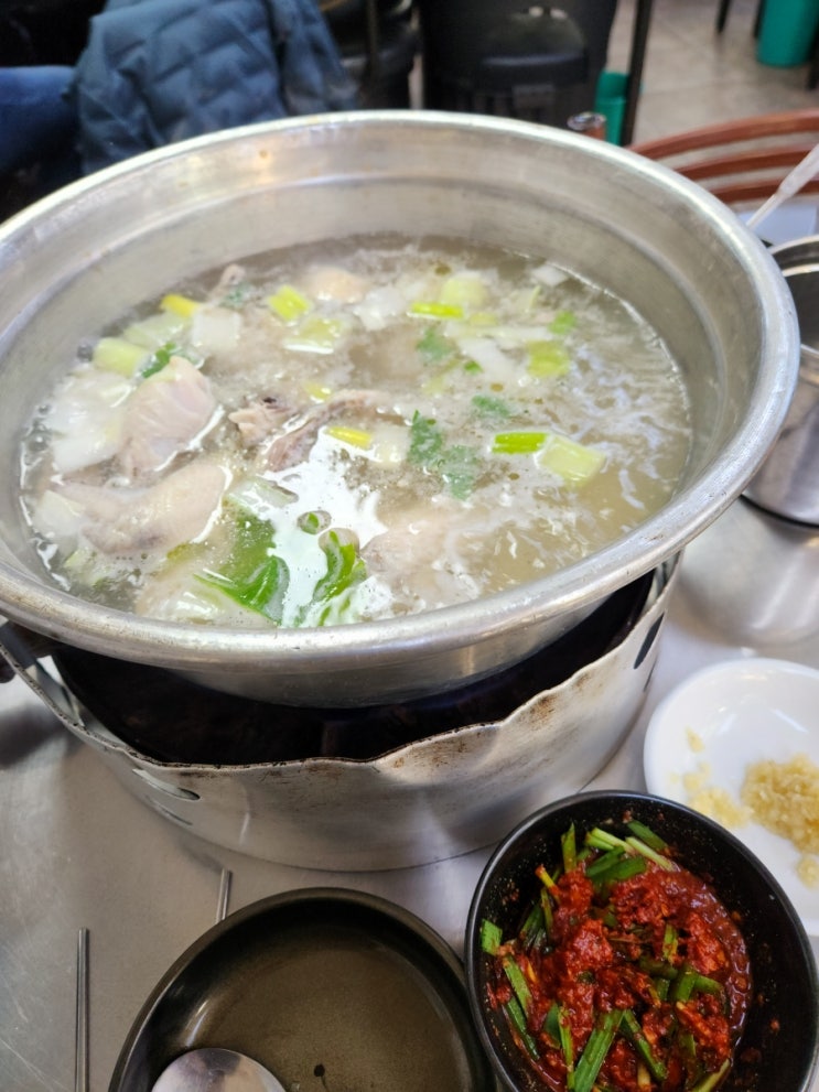  서울맛집/ 닭한마리 맛집/ 명동닭한마리 시조점이 닭한마리 골목에서 최고