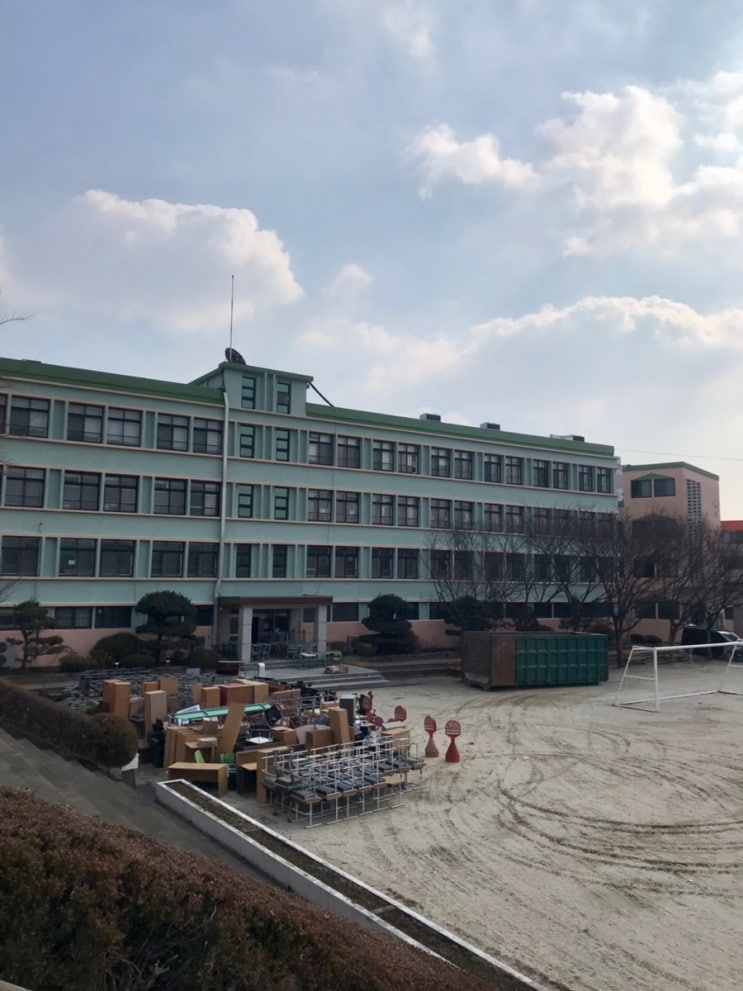 슬쌍디아빠 교단일기 FILE 238 / 학교는 이사 중