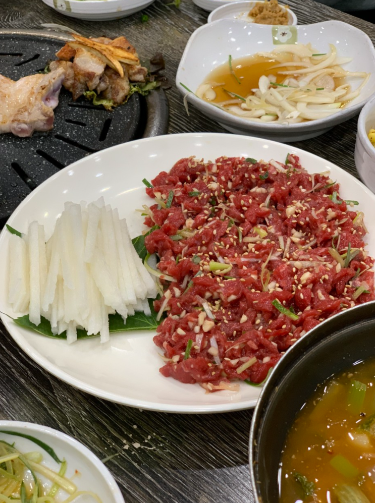 [대구 수성구] '사월식육식당'  저렴한 가성비 맛집 ( 육회 너무 싸잖아..) 내돈내산 