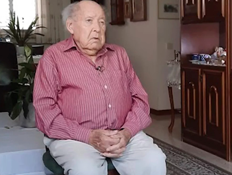 영화 '유로파 유로파'에 영감을 준 홀로코스트 생존자인 Shlomo Perel이 98세에 사망합니다 영화 '유로파 유로파'에 영감을 준 홀로코스트 생존자인 Shlomo Perel이 98세에 사망합니다