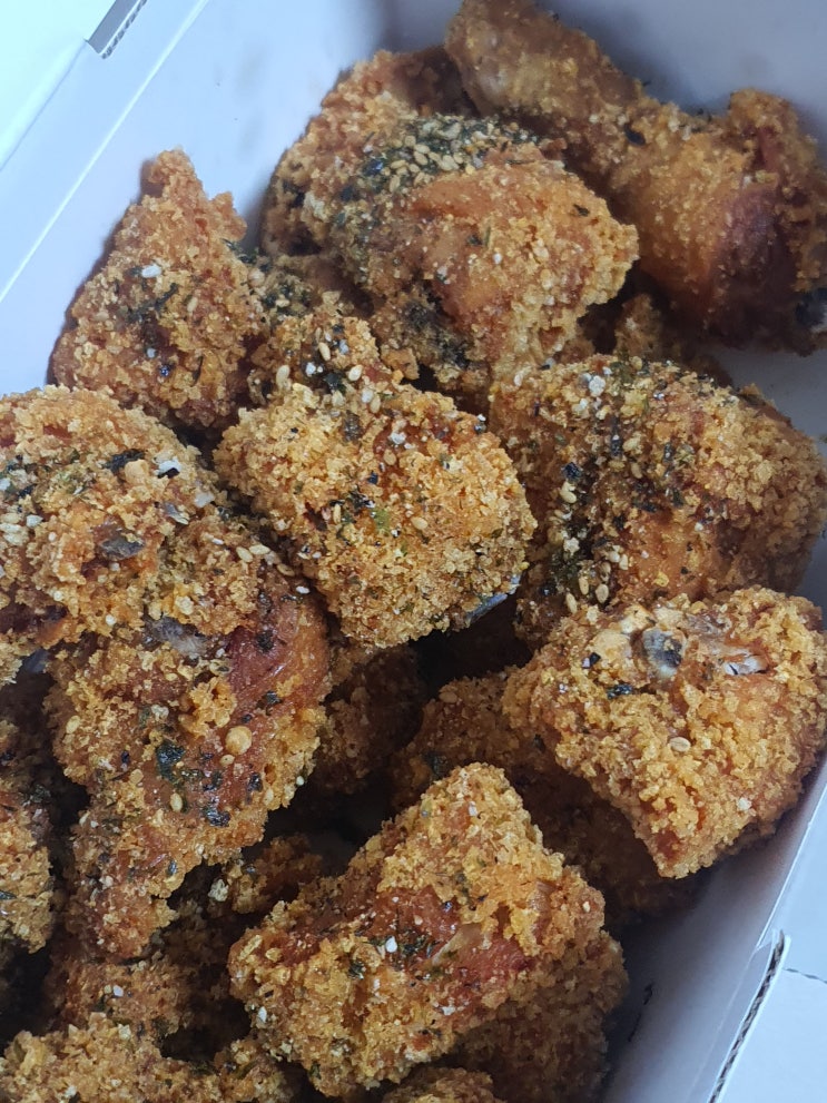  크크크 치킨 60계 치킨 그리고 대 광어회 과메기 조합