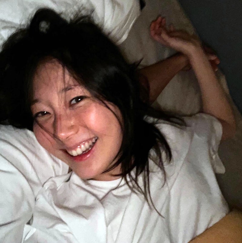 배우 이유영 열애 침대 셀카 팔베개 남친 나이 직업 인스타 김주혁 사망이후 아픔 딛고 비연....